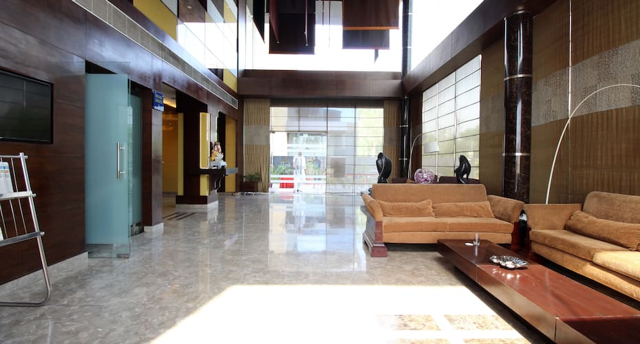 The Golden Palms Hotel, New Delhi 5